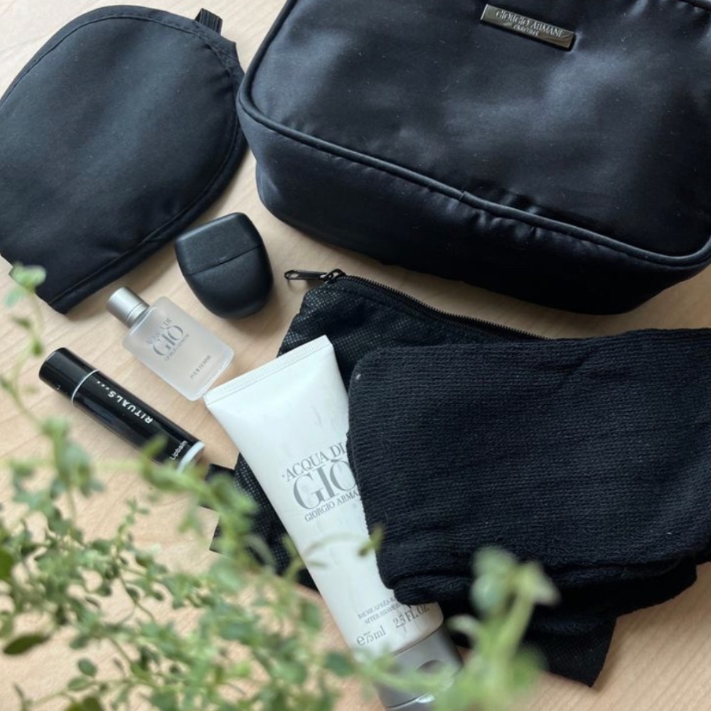 Giorgio Armani - Travel Amenity Kit (Qatar Airways)
